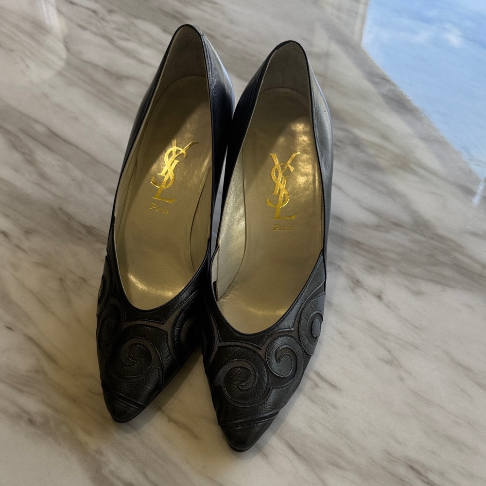 Yves Saint Laurent Black Heels with Swirl Design